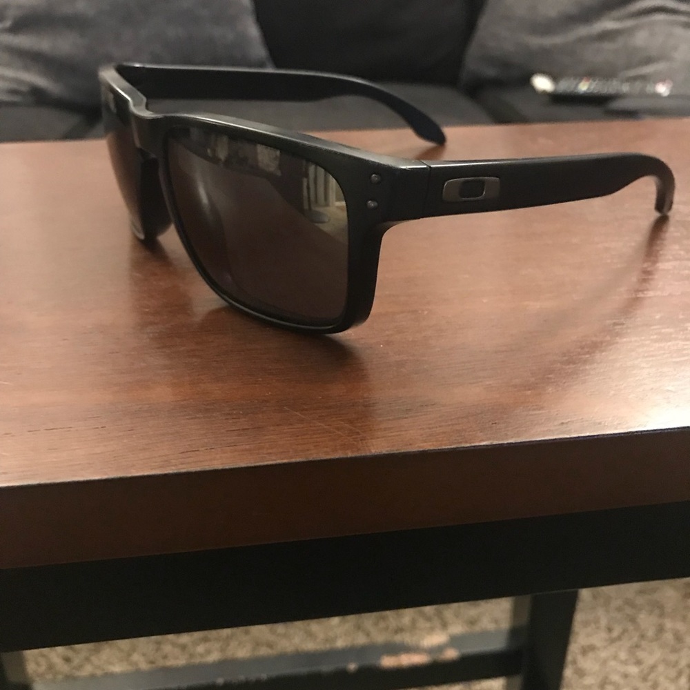 SOLD !! Oakley Holbrook